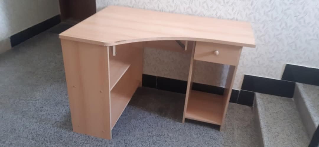 Počítačovy stůl