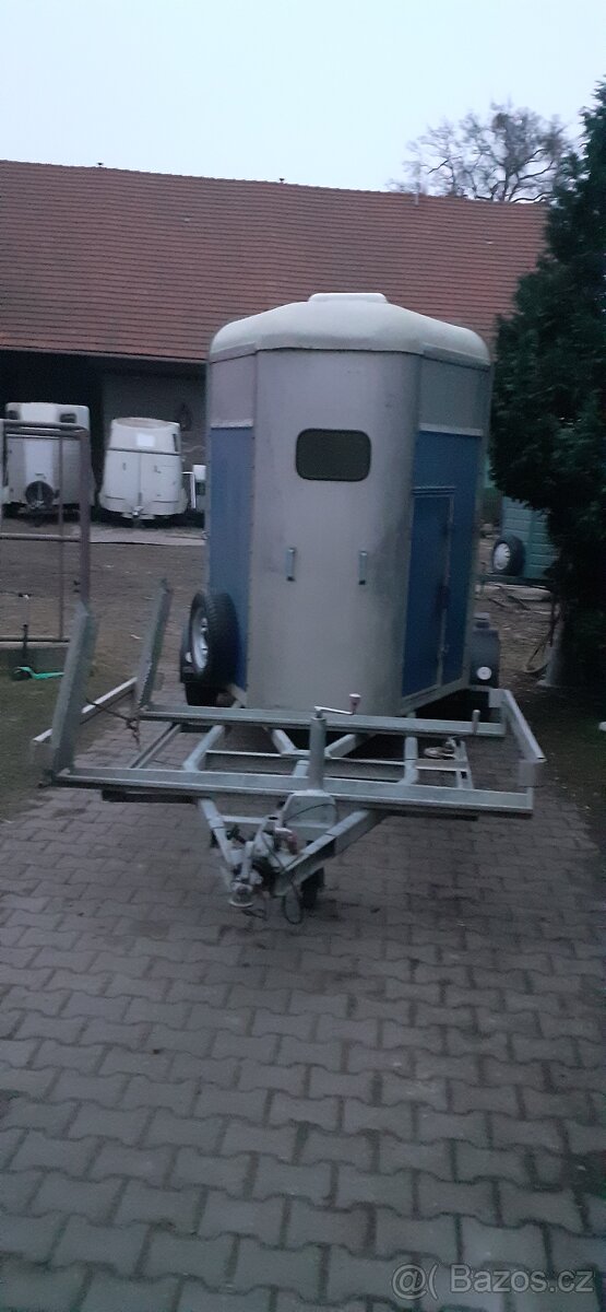 Přívěs na 2 koně IFOR WILLIAMS s platformou na kočár