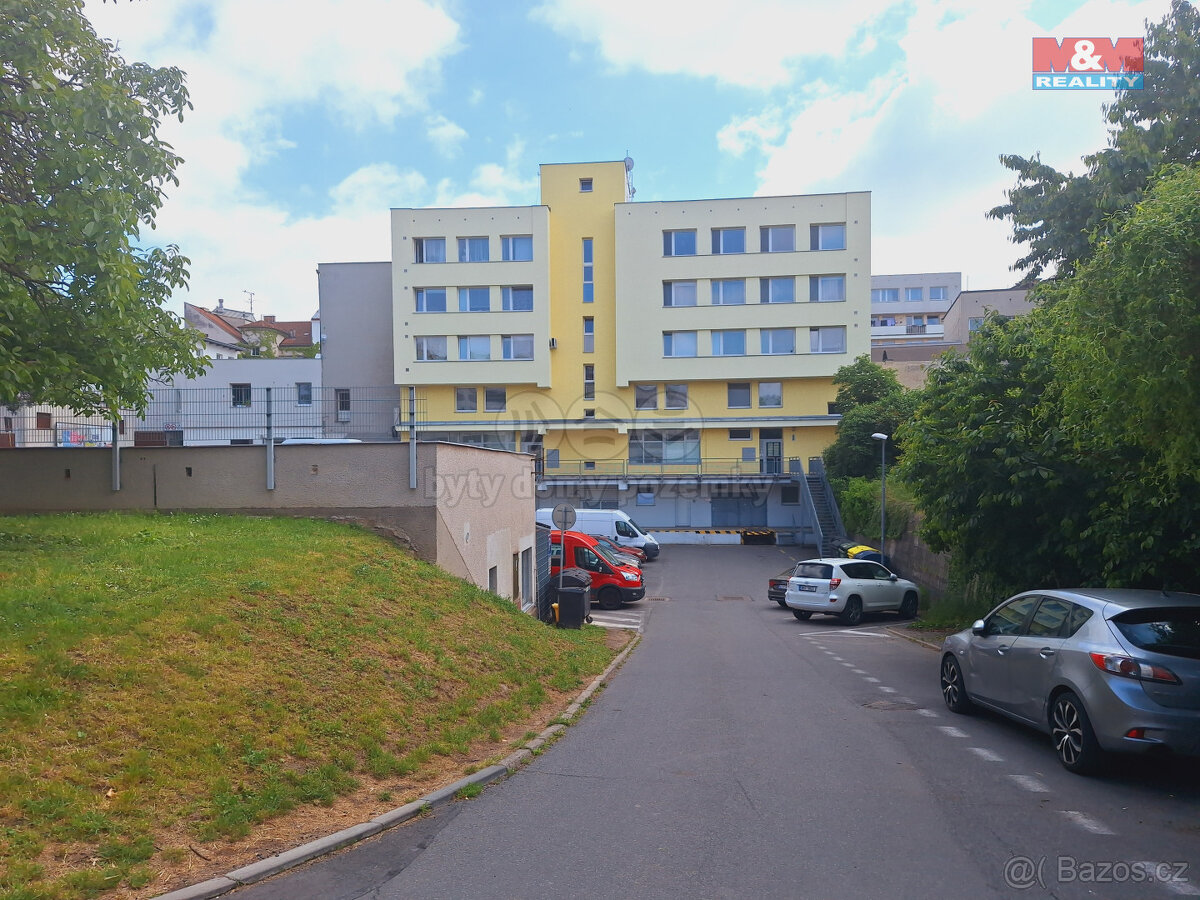 Pronájem garáže, 19 m², Pardubice, ul. třída Míru