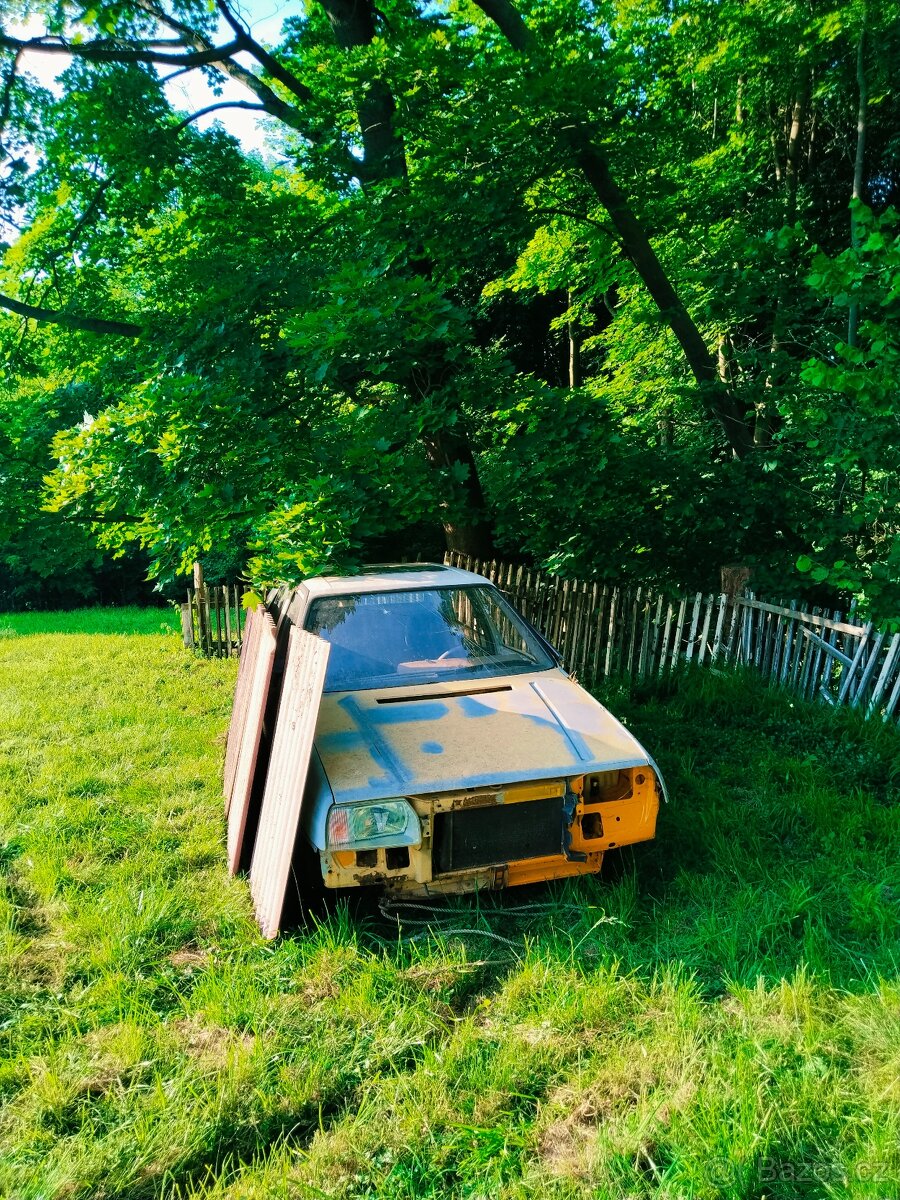 Škoda Favorit 135 karbec