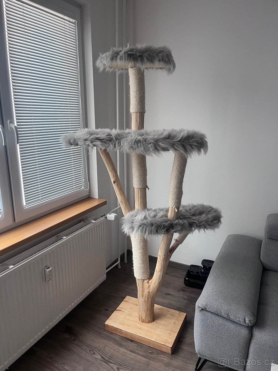 Strom pro kočky, kočičí škrabadlo