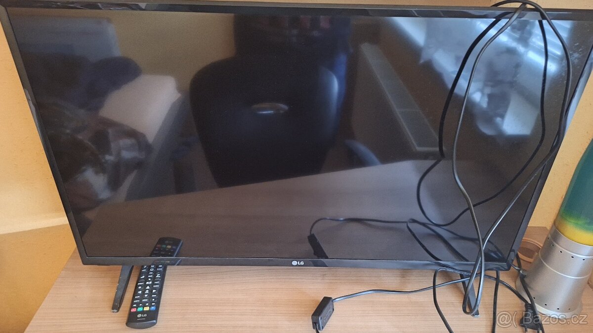 LG32LK500