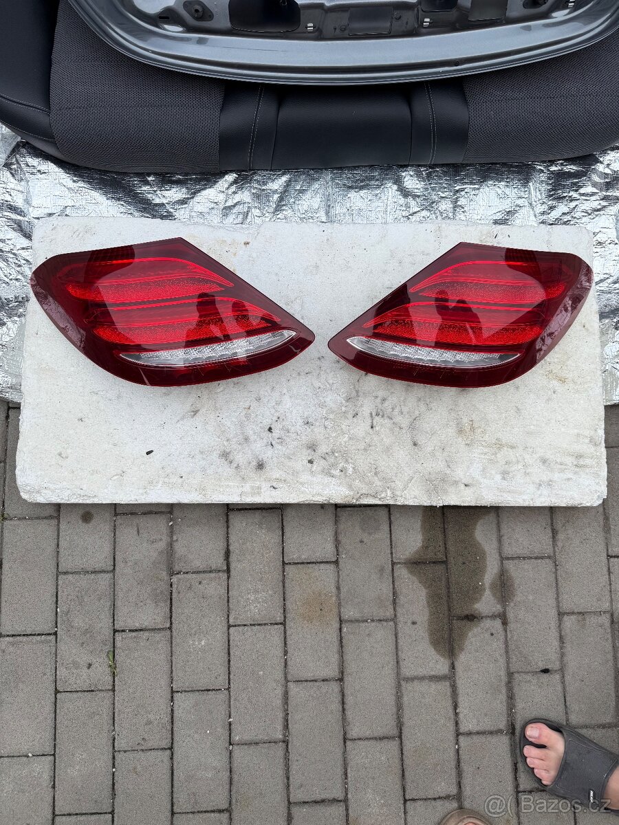 Zadní světla Mercedes