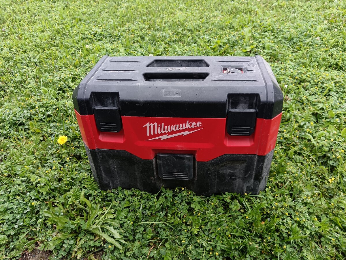 Aku vysavač Milwaukee M18 VC-2