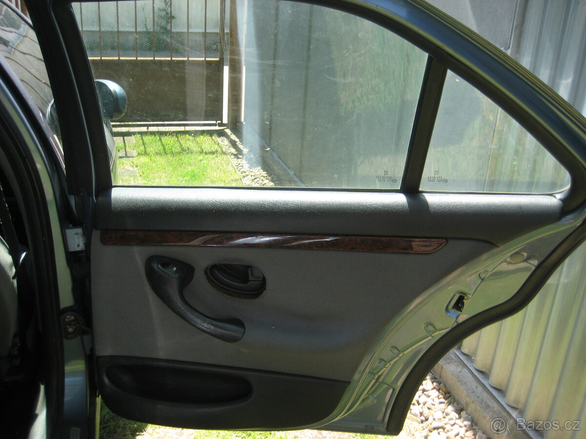 Peugeot 406 prodám dveře:přední i zadní