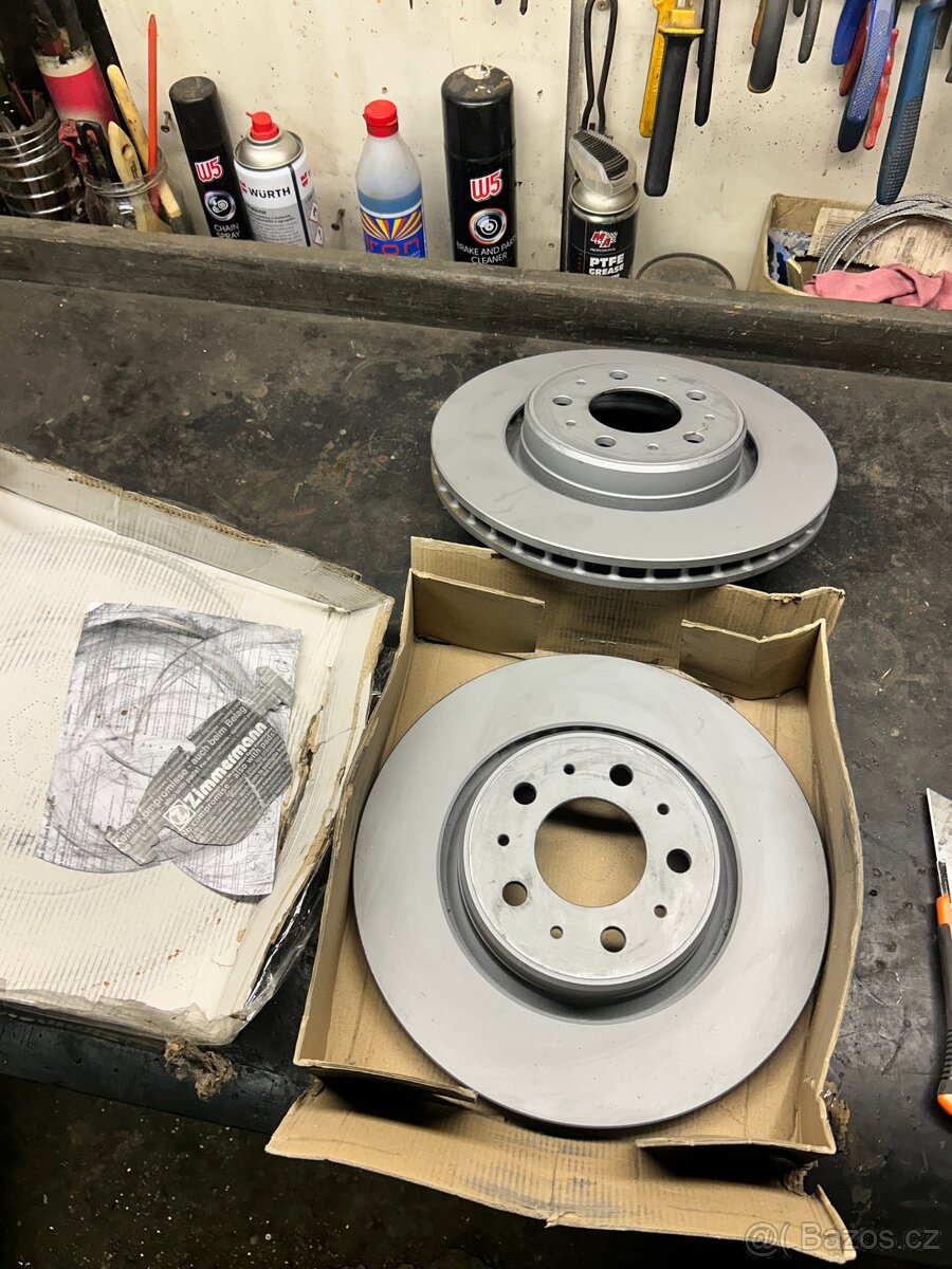 Brzdovy kotouc predni Volvo V70, S70, C70