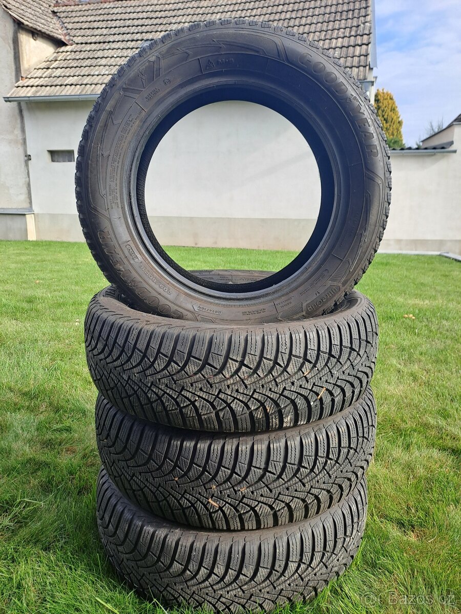 Zimní pneu 4ks - Goodyear UltraGrip R16