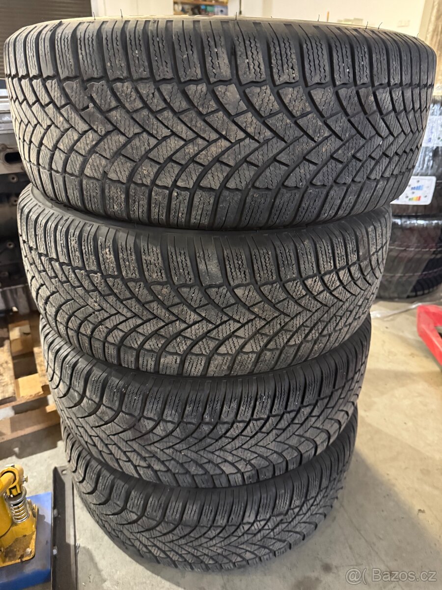 Zimní Bridgestone 215/60 R16
