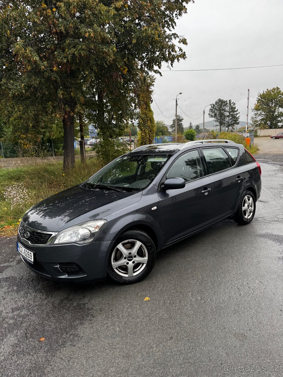 Kia ceed 1.6 crdi / 2010 facelift  tažné zařízení