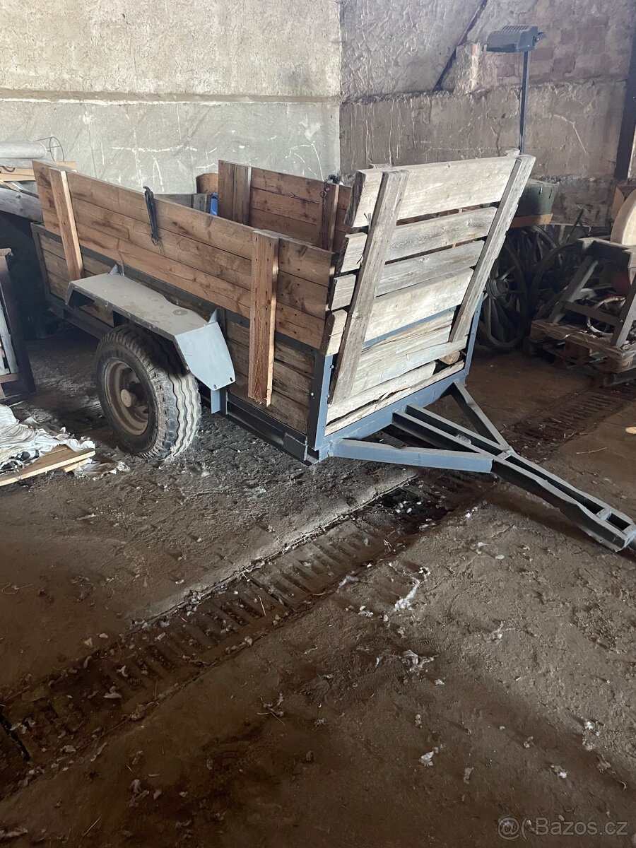 Dvoukolak za traktor