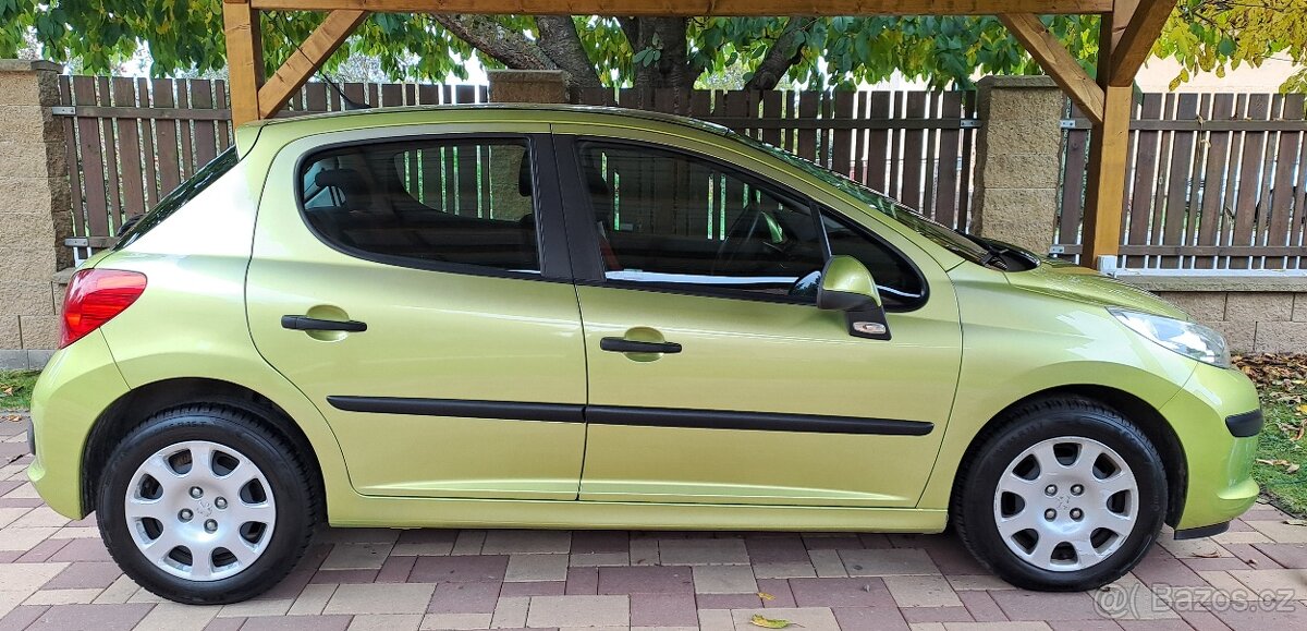 Peugeot 207,1.4 benzín,r.v,2009