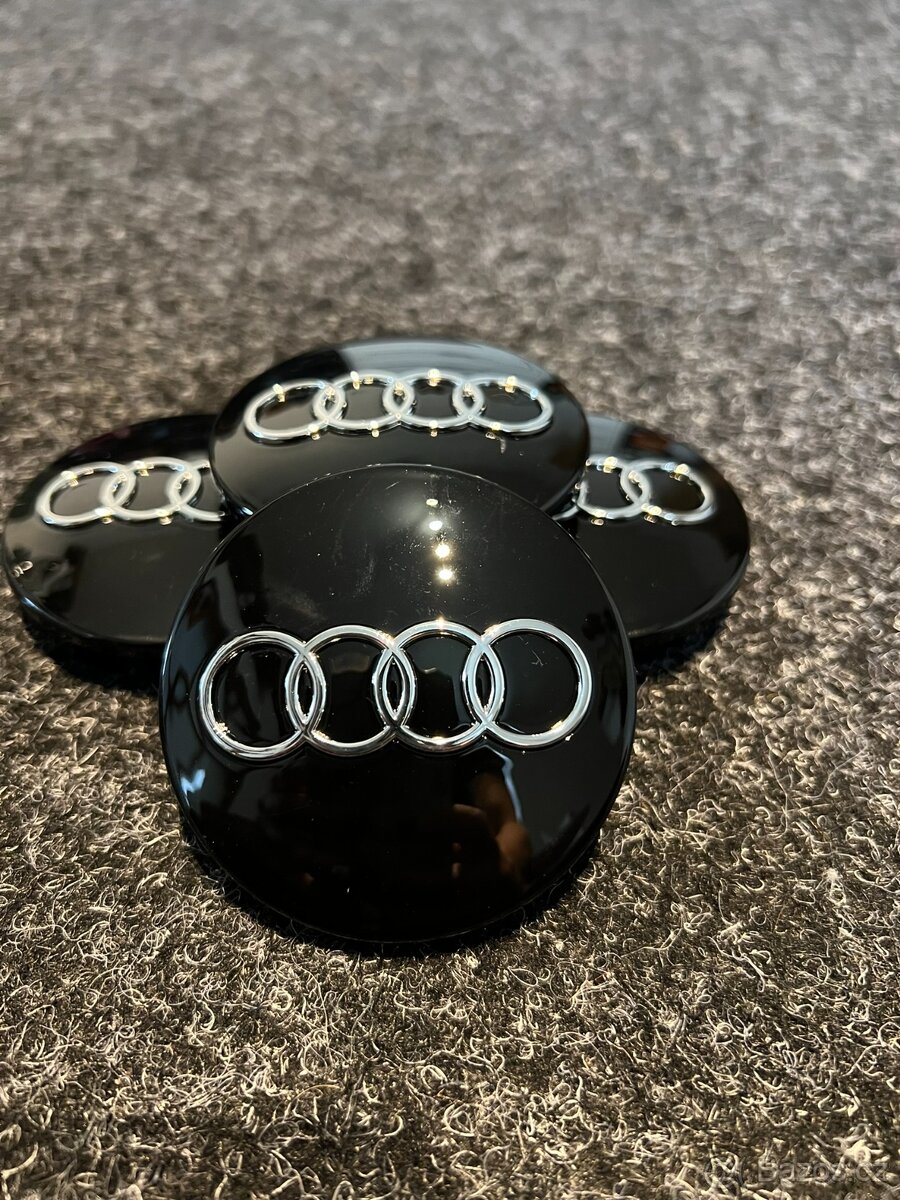 Středové krytky Audi 68mm černé