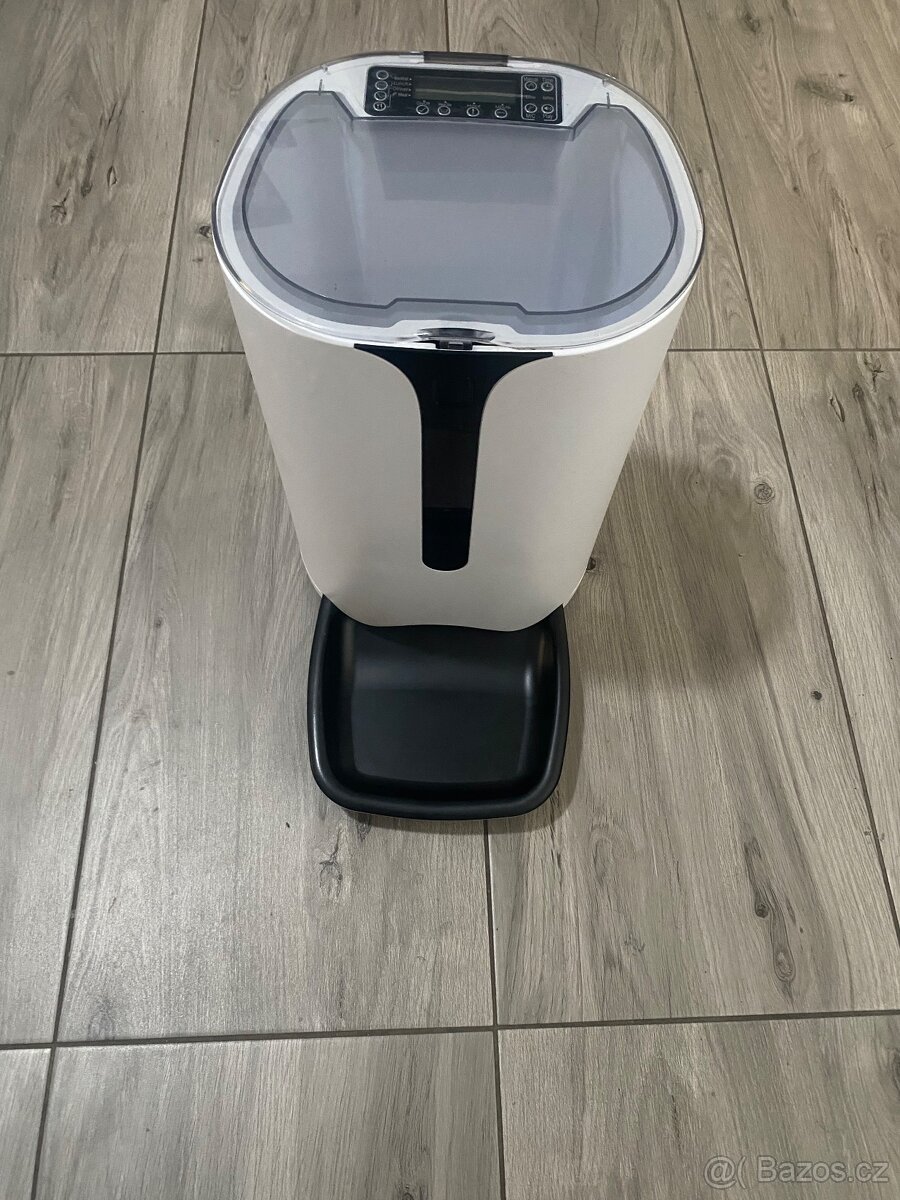 Automatický dávkovač krmiva