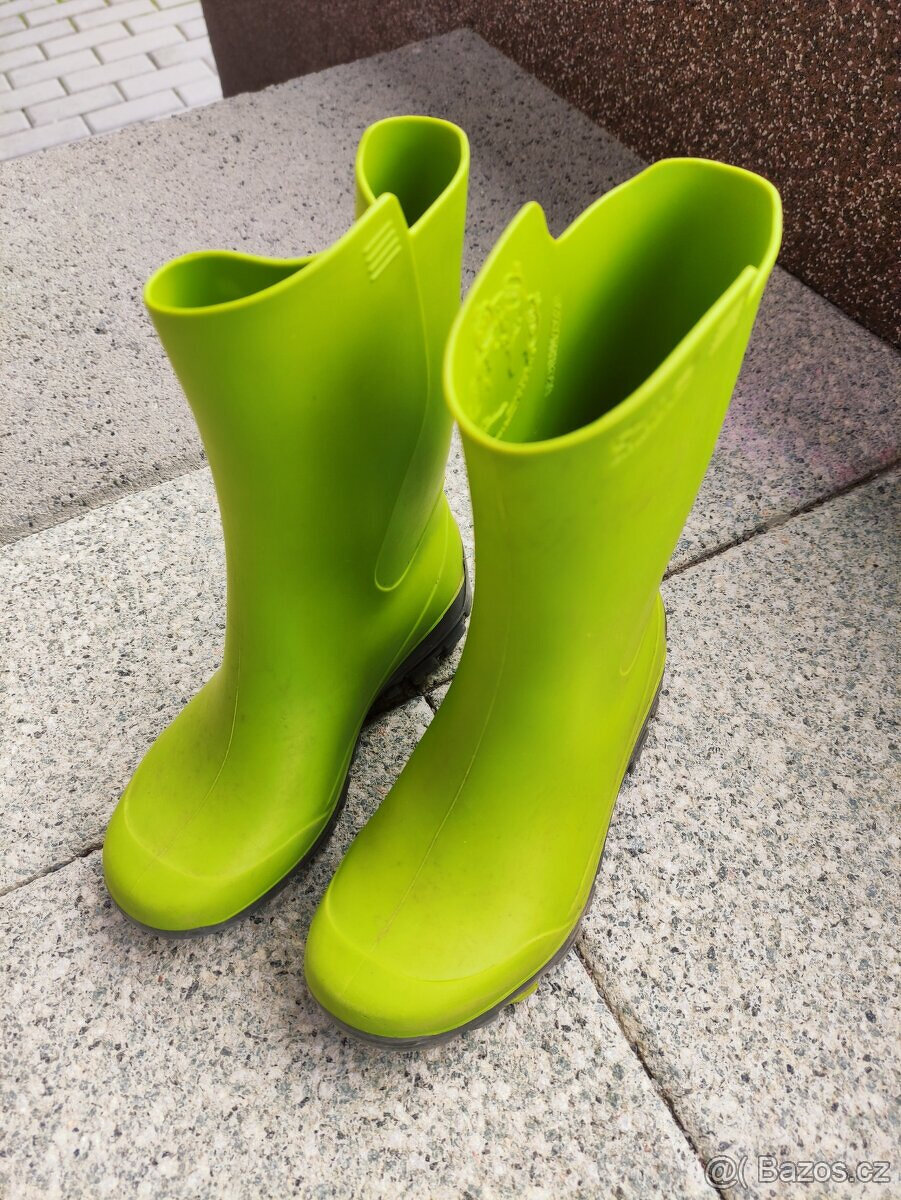 Prodám dětské lehké holínky značky Decathlon vel. 27/28