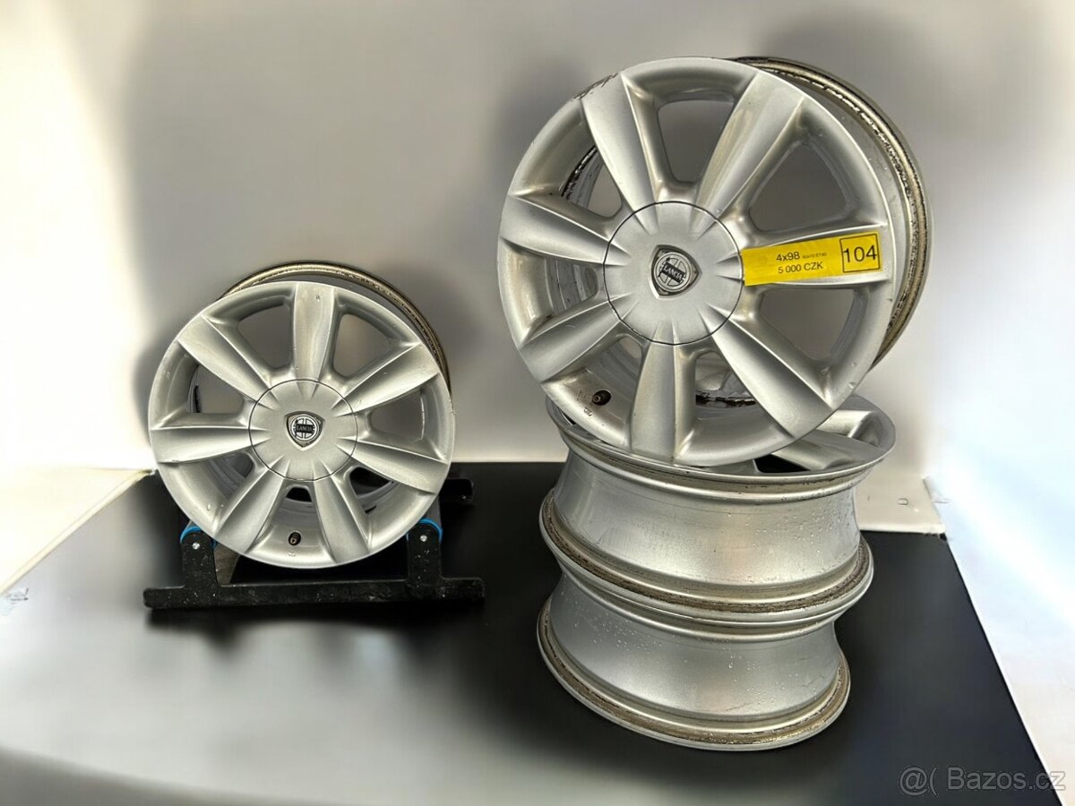 Originální alu kola Lancia 4x98 r15