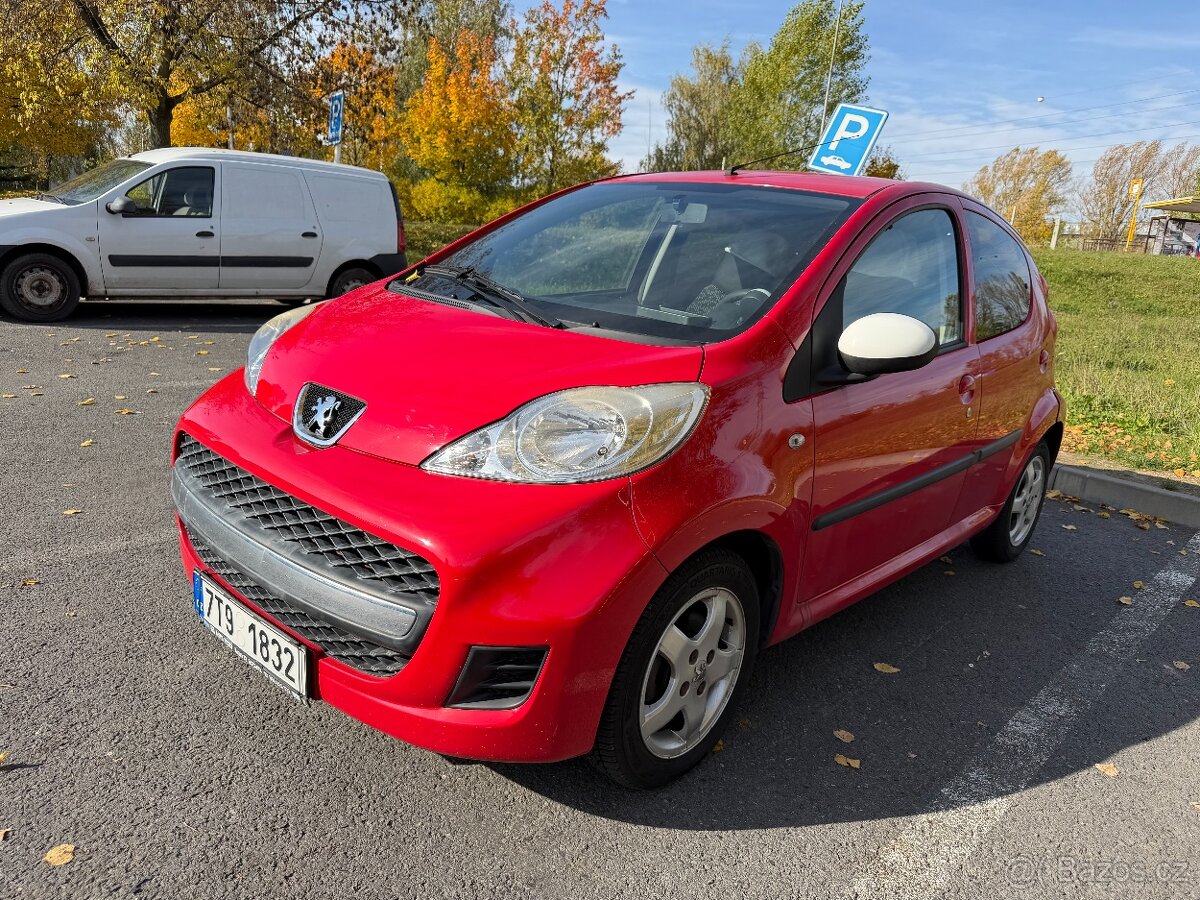 PEUGEOT 107,1.0 benzín 50kW, 43000KM,1majitel