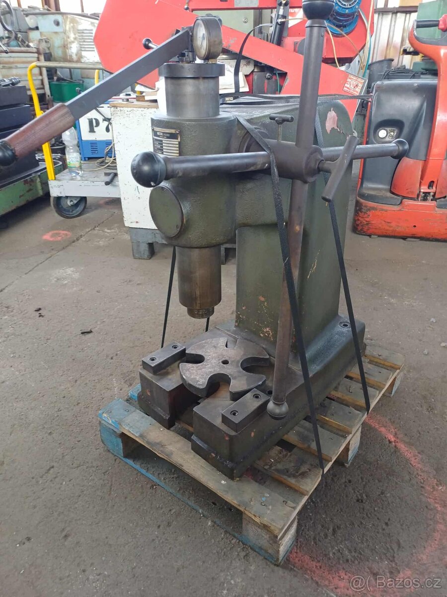 Montážní lis CTC 5