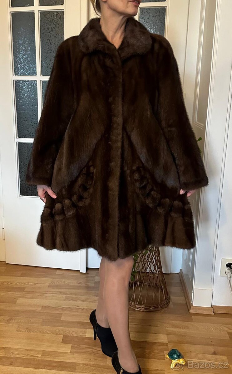 Pravý norkový kožich elegantní