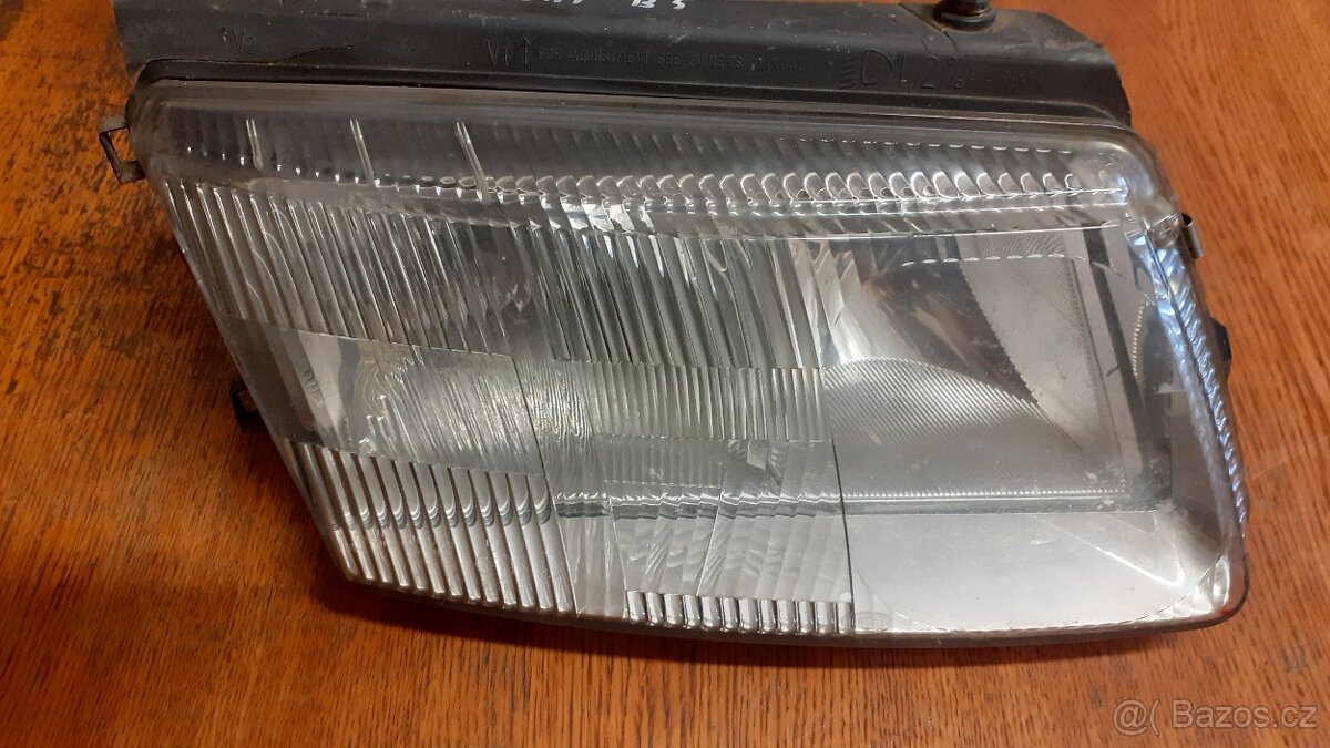 VW Passat p.přední světlo