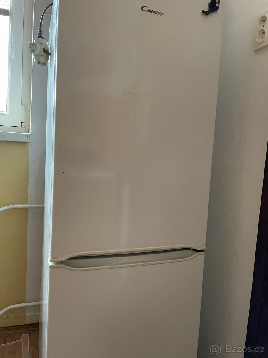 Lednice s mrazákem Candy – funkční, levně