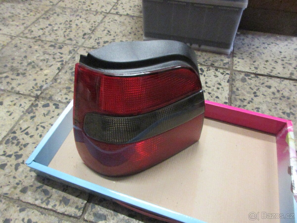 Zadní lampa - svítilna levá i pravá pro vůz Škoda Felicie