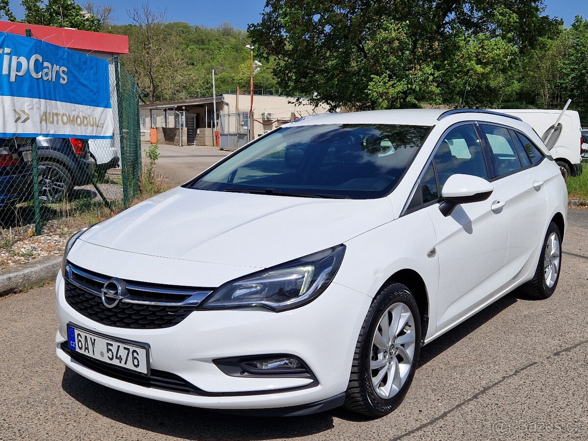 Opel Astra 1.4T SPORTS TOURER + 1.MAJITEL rok 2018