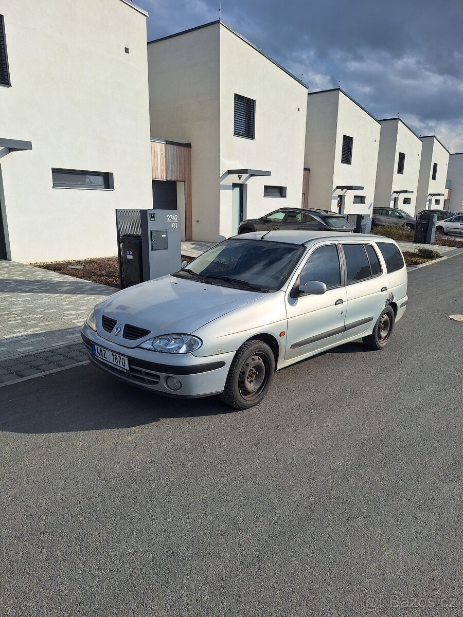Renault Megane Break 1.9 TDI 75 kw , rok : 2002