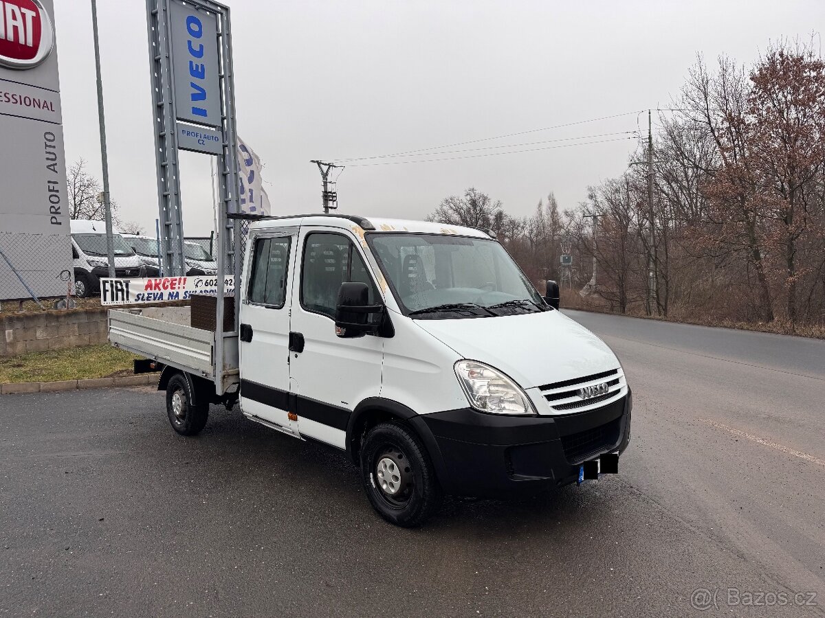 IVECO DAILY DOUBLECAB VALNÍK 7 MÍST TEMPOMAT