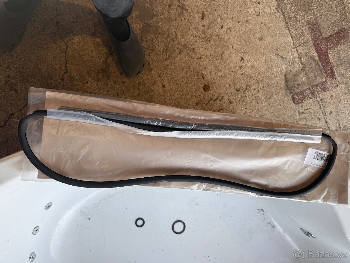 E46 coupe těsnění okolo okna