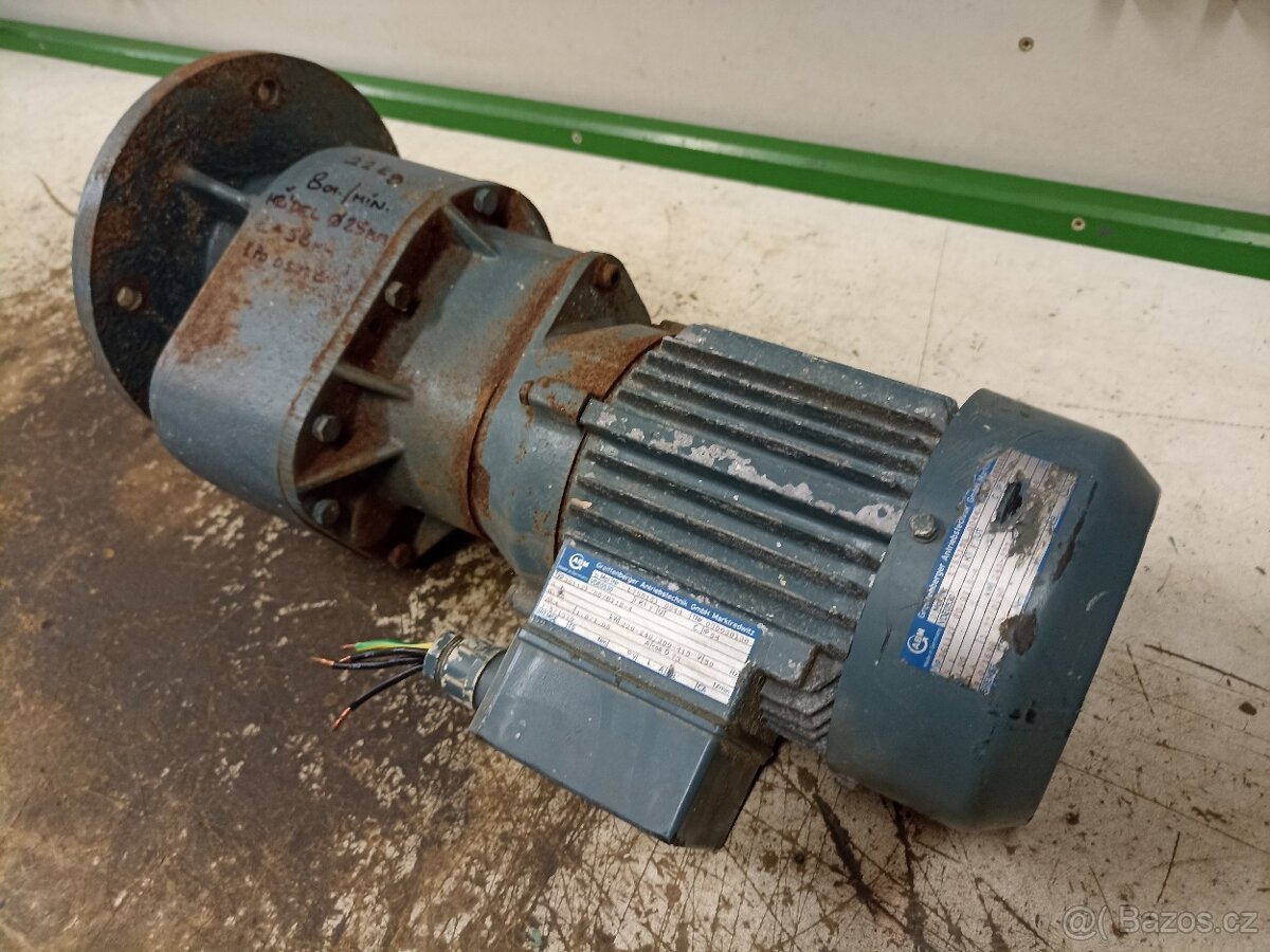 Elektromotor s převodovkou