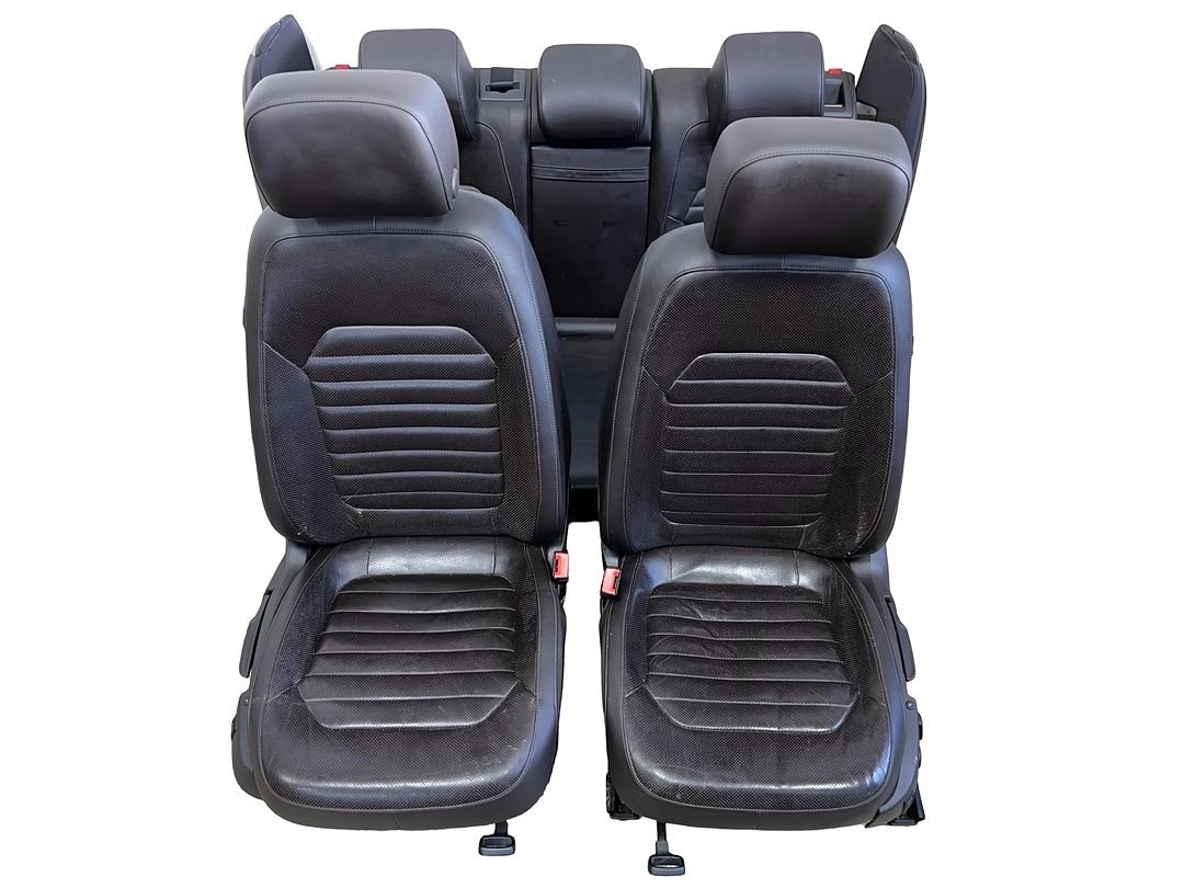 Sedačky hnědá kůže VW Passat B7 kombi r.v. 2011