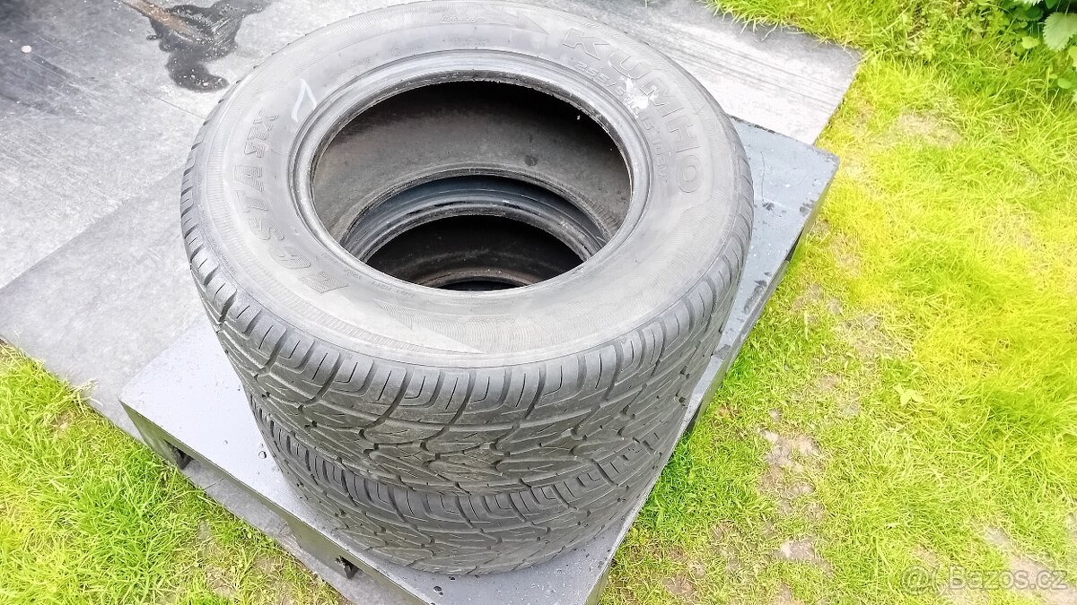 Prodám pneu 255/60R15 Kumho Ecsta STX