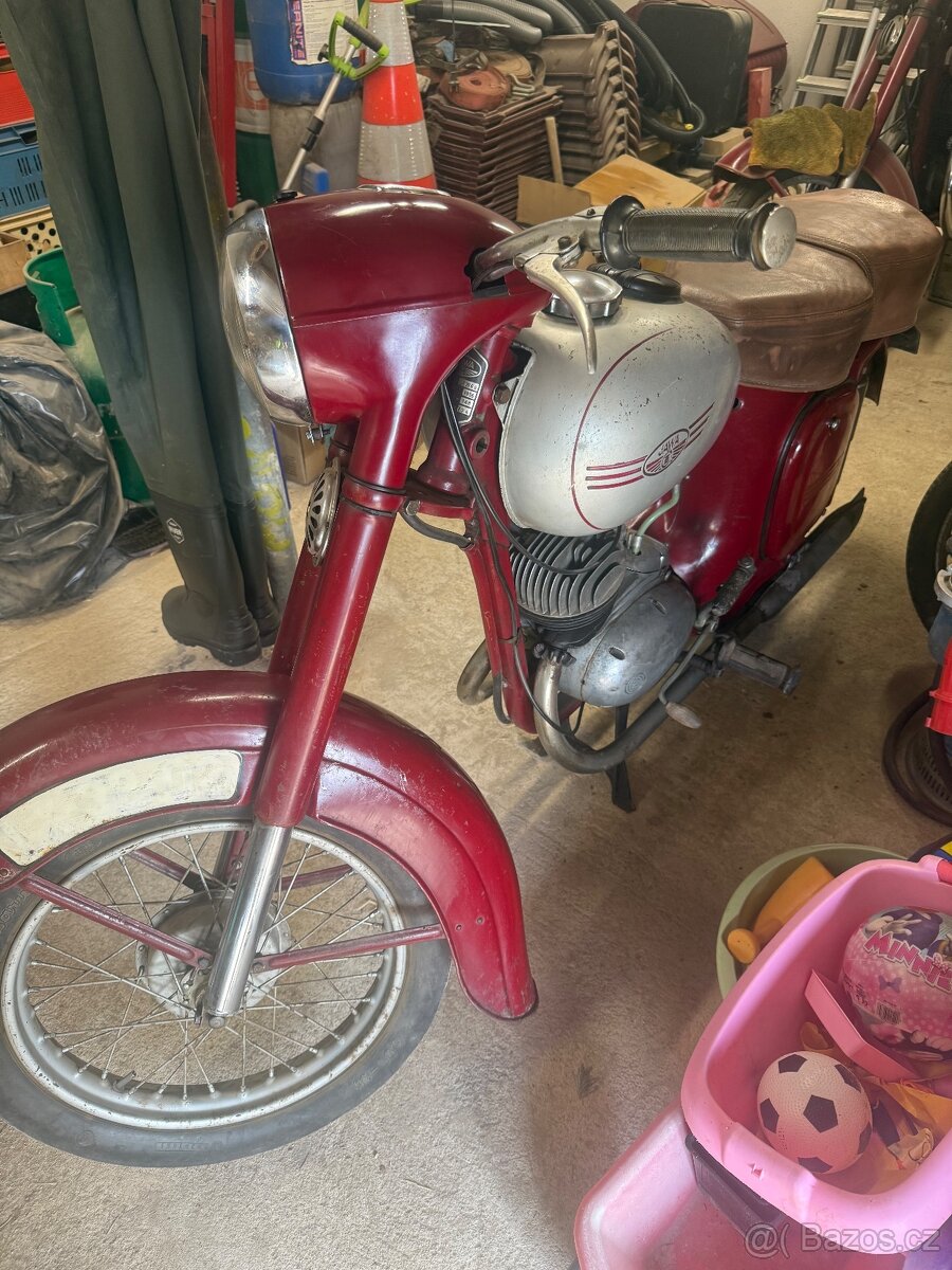 Jawa Pulbuben 150/352 Patina