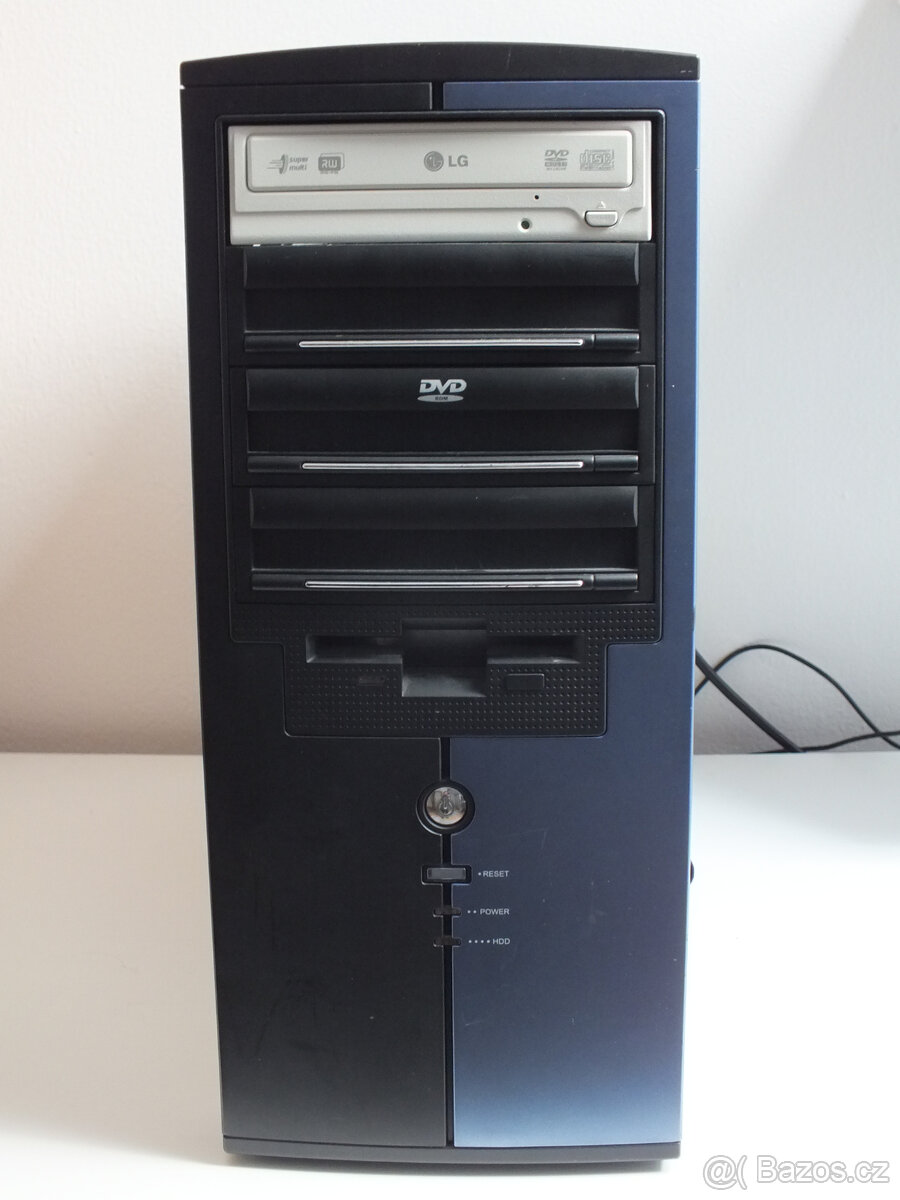 Počítač Intel Core 2 DUO