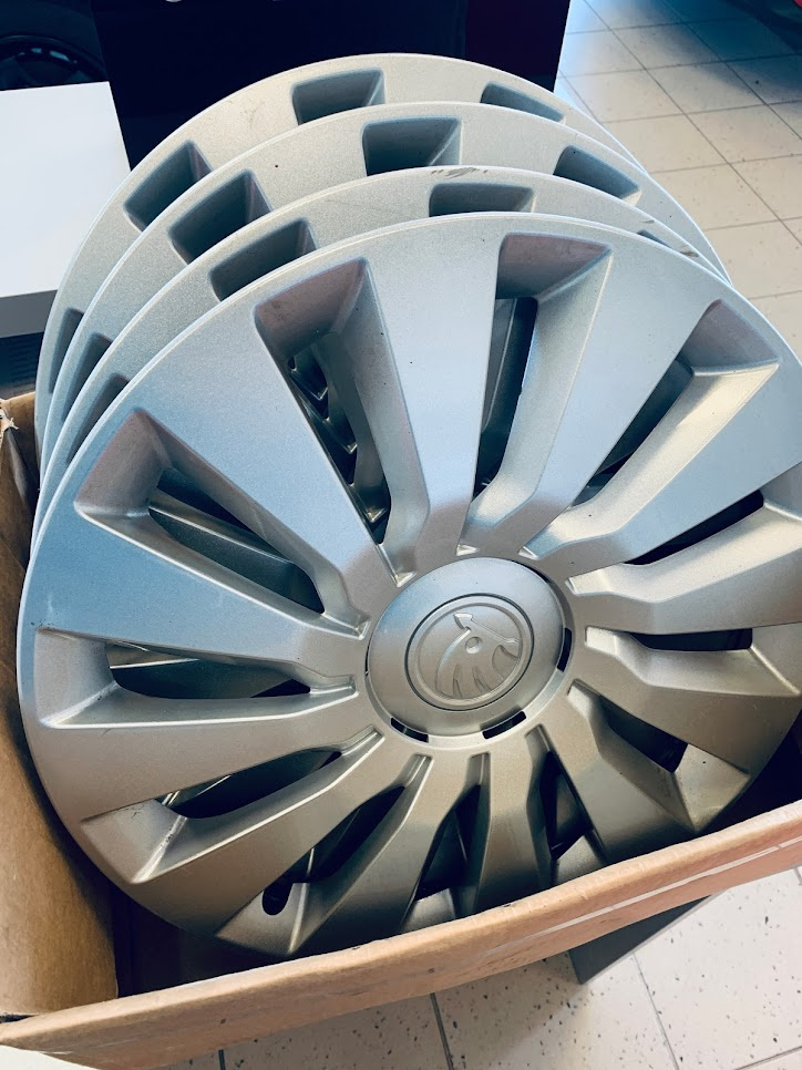 Originál poklice ŠKODA 16"