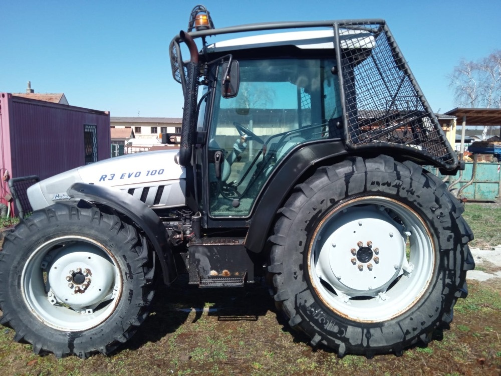 Traktor Lamborghini R3 EVO 100 pro práci v lese