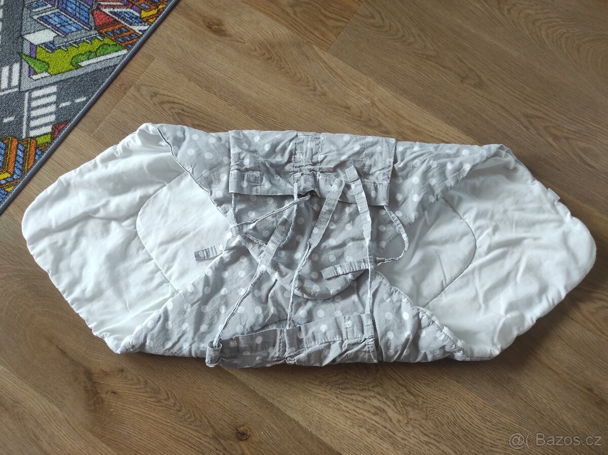Klasická šněrovací zavinovačka New Baby