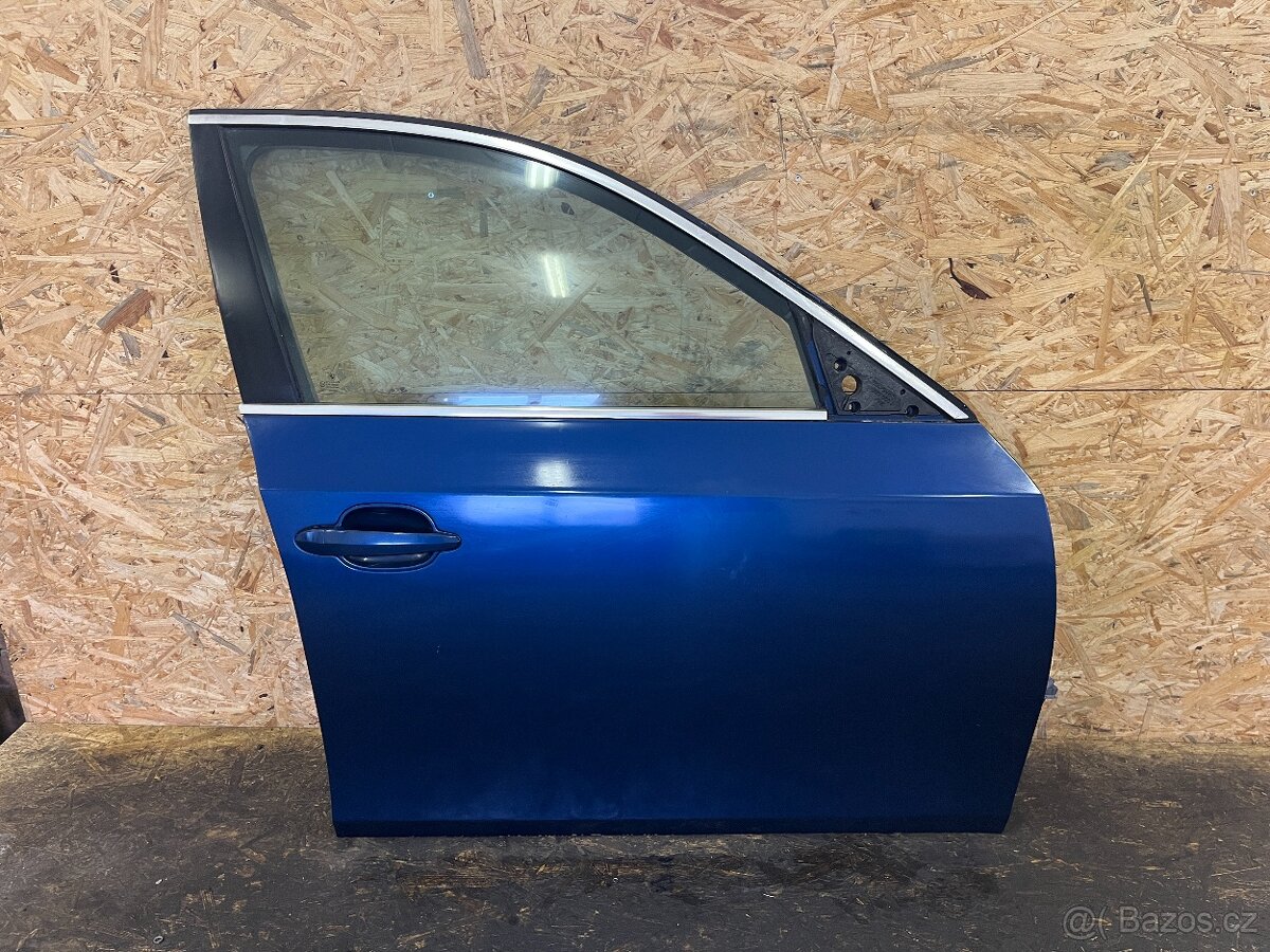 KOMPLETNĚ NASTROJENÉ PRAVÉ PŘEDNÍ DVEŘE BMW E60/61