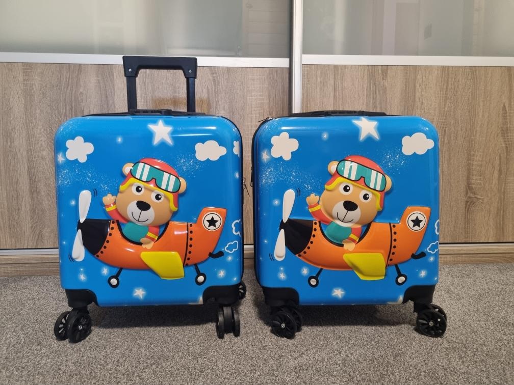 2x dětský kufřík 50x50x20 cm na kolečkách