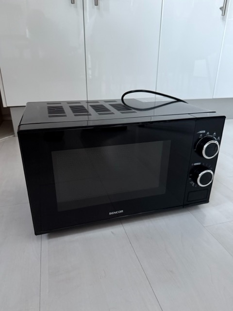 Mikrovlnka Sencor SMW 1817BK (17 l, 700 W)