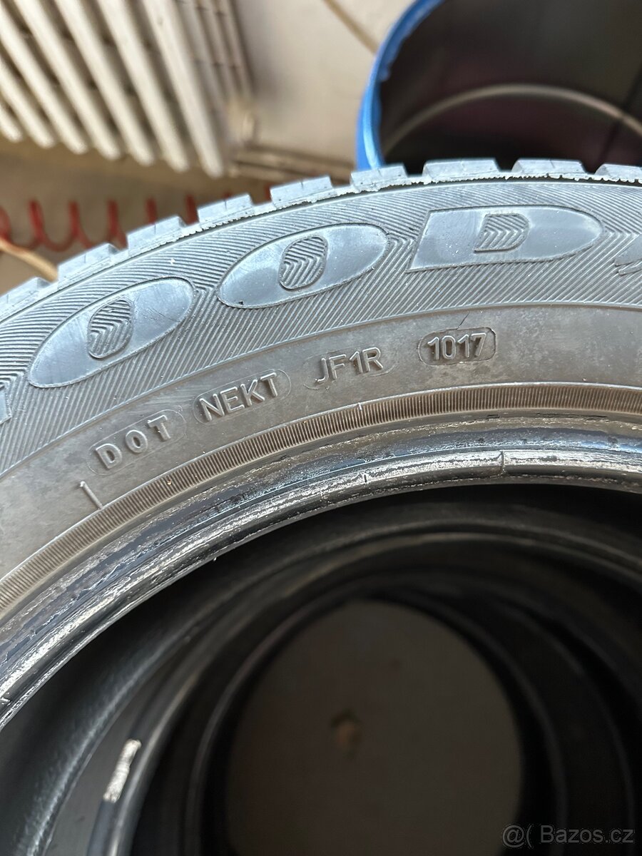 Goodyear Vector 4Seasons 215/60 R17 96H