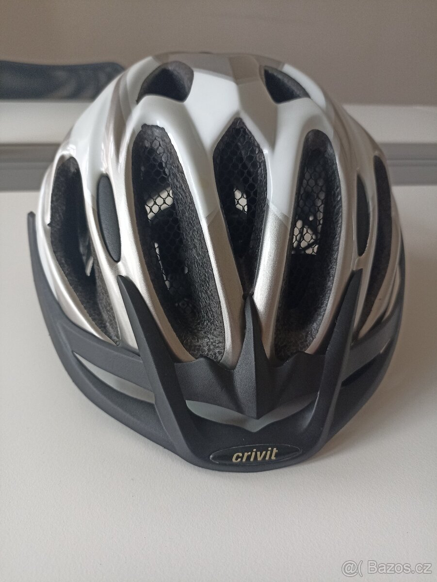 Cyklistická helma / přilba (univerzální velikost)
