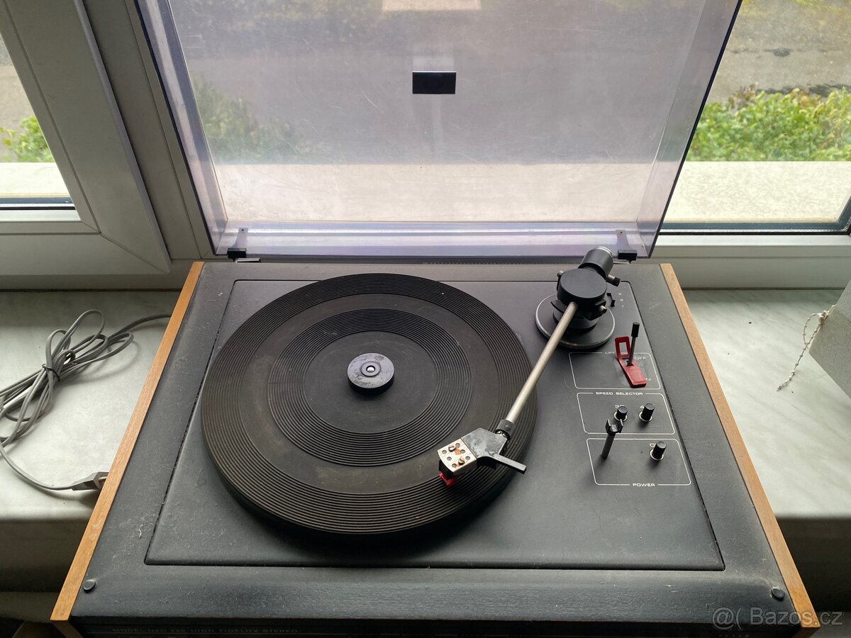 Gramofon Tesla