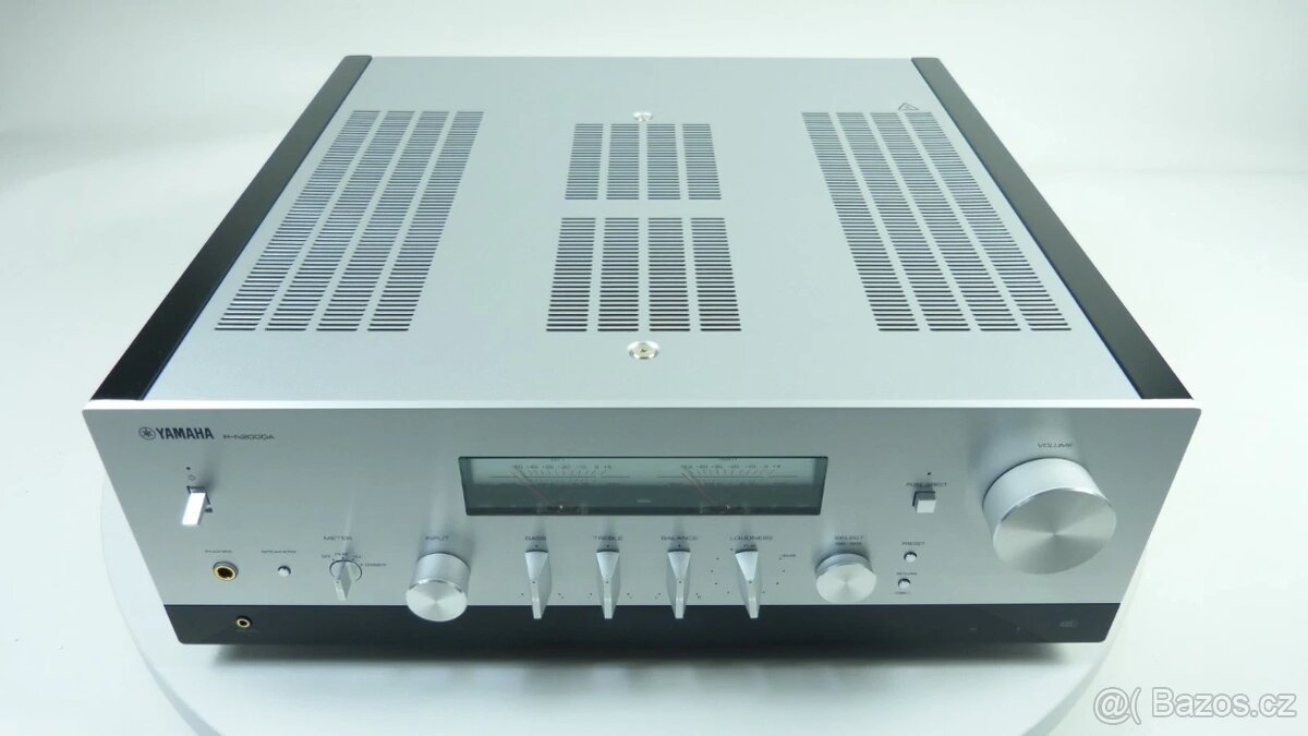 Yamaha R-N2000A špičkový stereo receiver