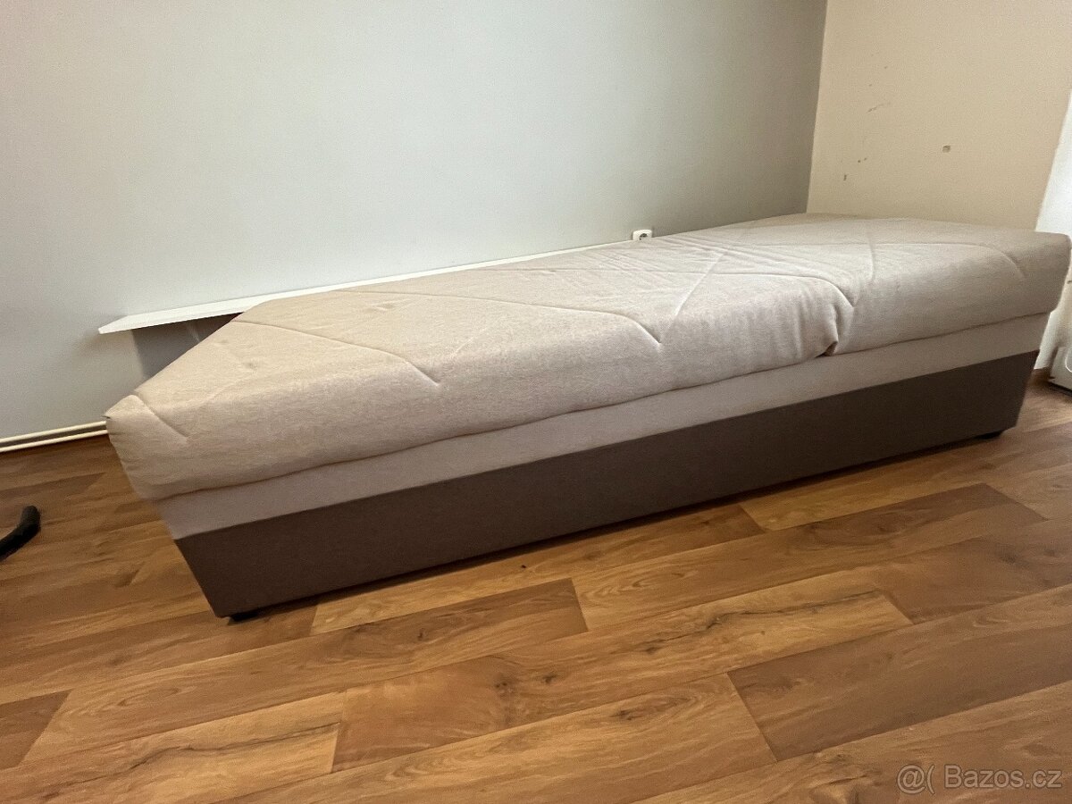 Postel (válenda) se zdravotní matrací