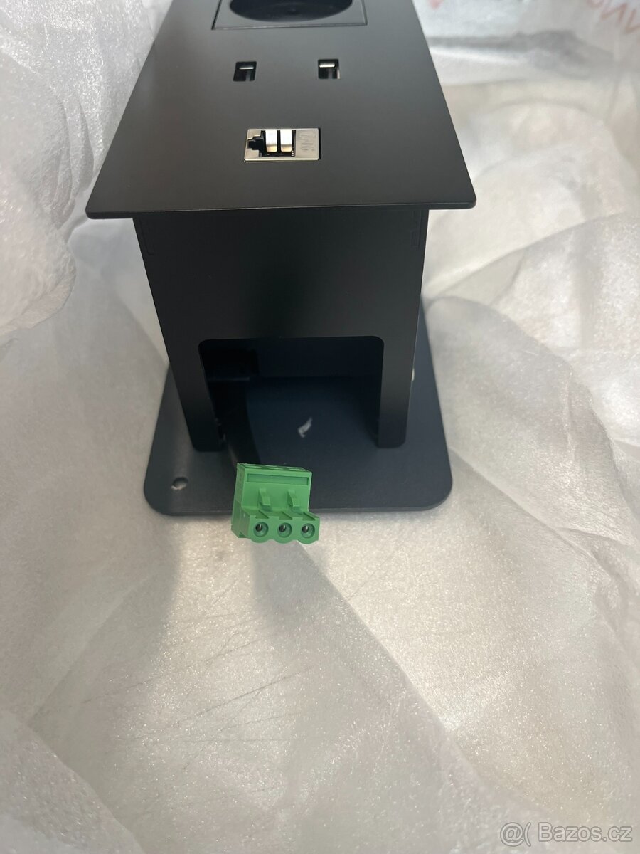 Zásuvka PANCONNECT FLAT LT  černá dánský standard typ K