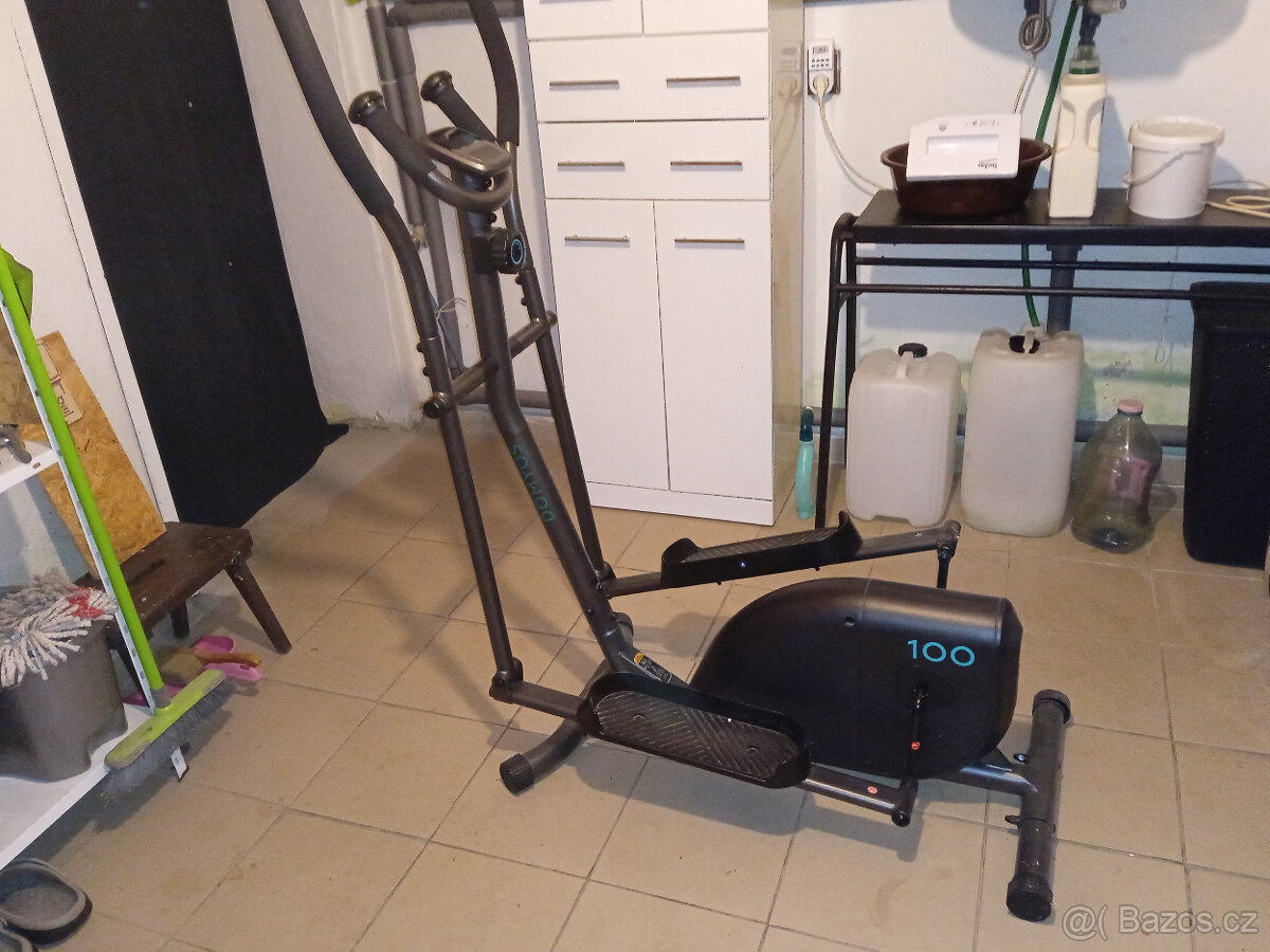 Eliptický trenažer DOMIO 100