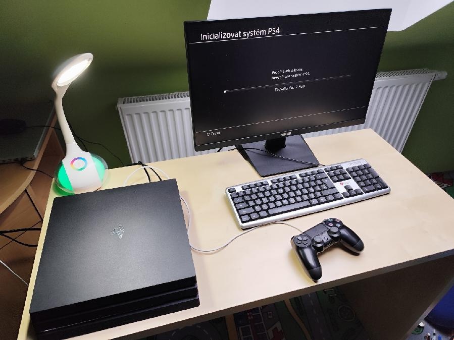 PLAYSTATION 4 PRO, 1 TB