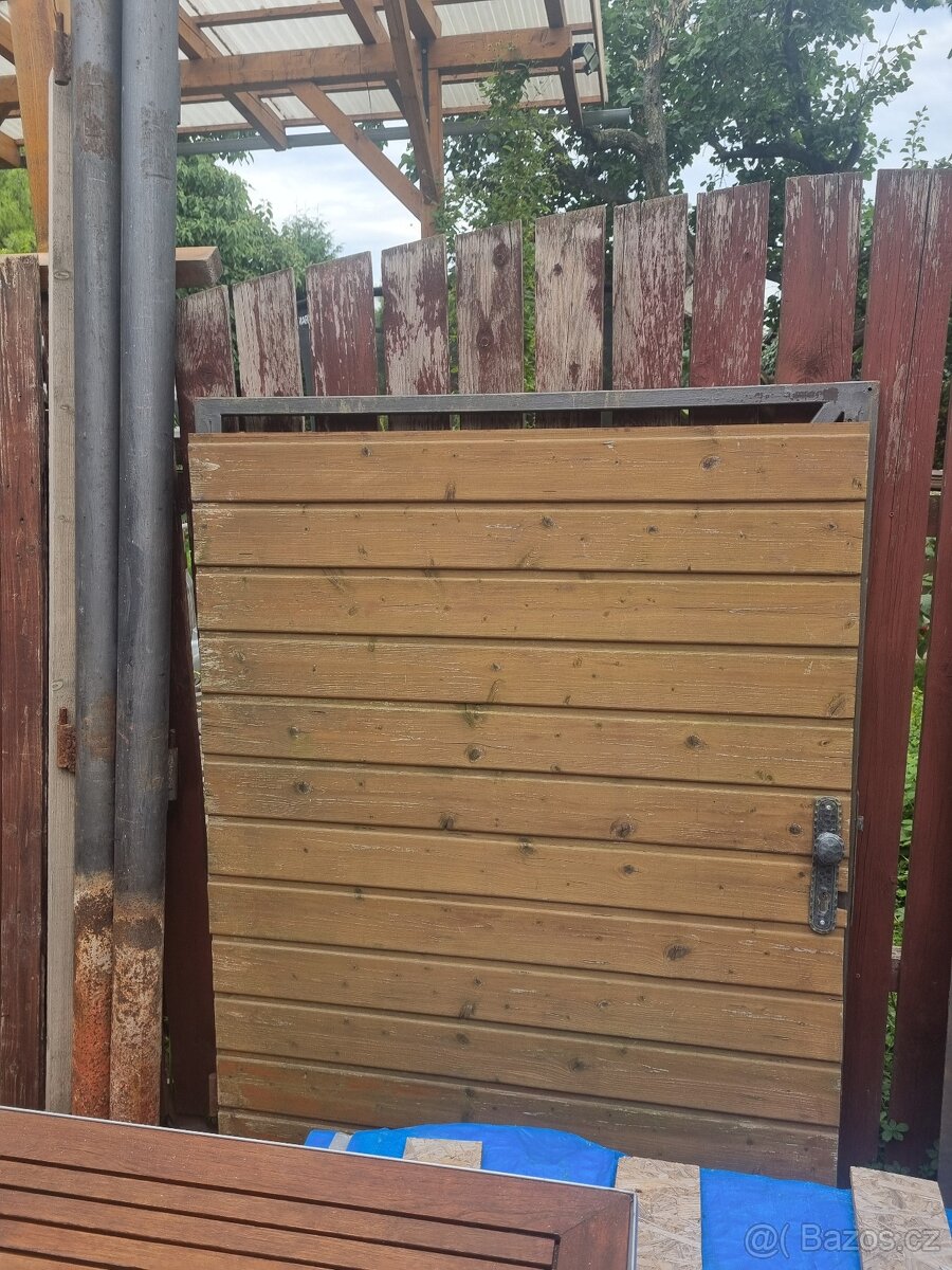 Prodám dvoukřídlou zahradní branku