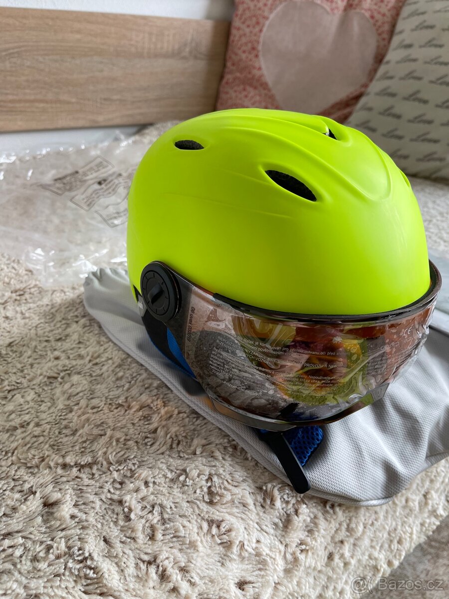 Lyžařská helma juniorská UWEX